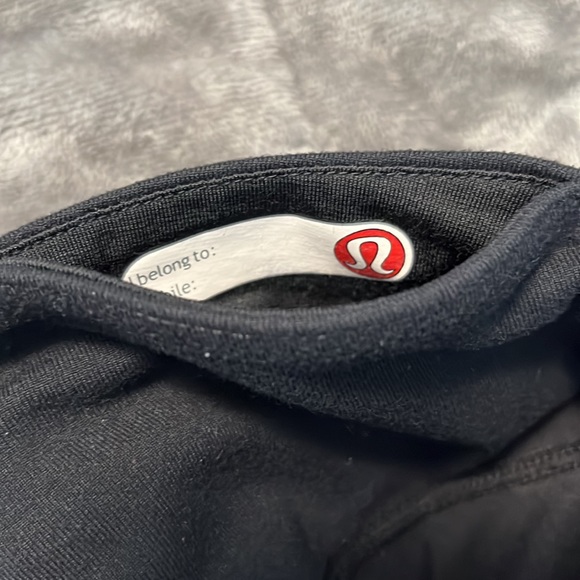 Lululemon capris - Picture 5 of 8